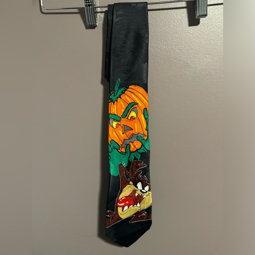 #Vintage #LooneyTunes #Taz #Halloween #Mens tie. No flaws. Beautiful spooky 🎃